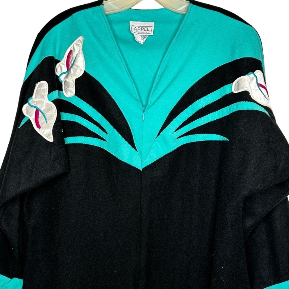 Vintage Appel Black Robe - Picture 2 of 6
